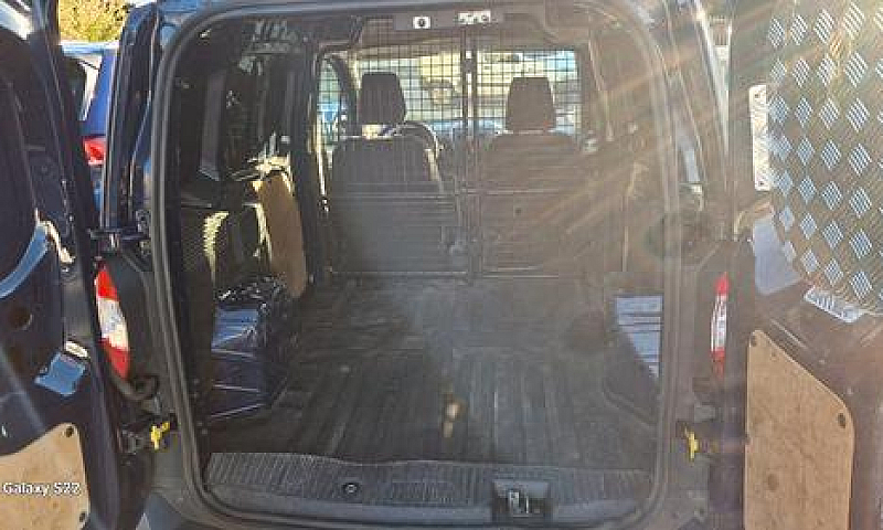 Ford Transit Courier...