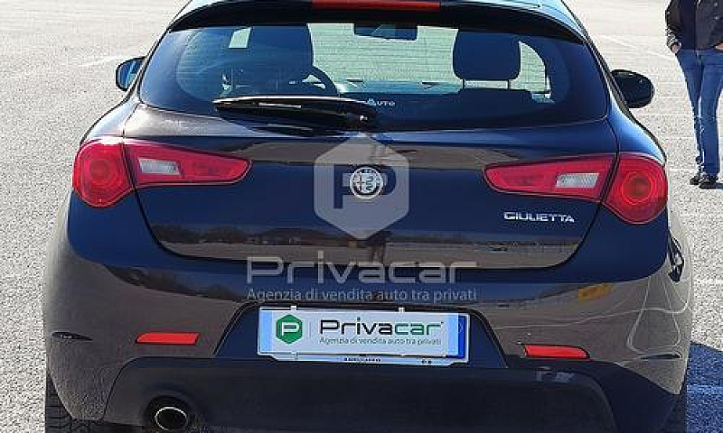 Alfa Romeo Giulietta...