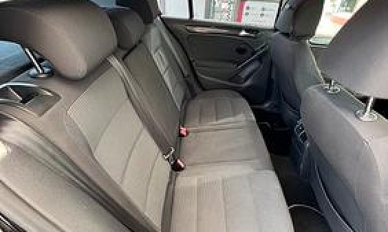 Volkswagen Golf Seri...