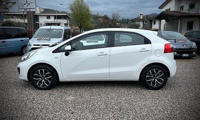 Kia Rio 1.1 Crdi Wgt...
