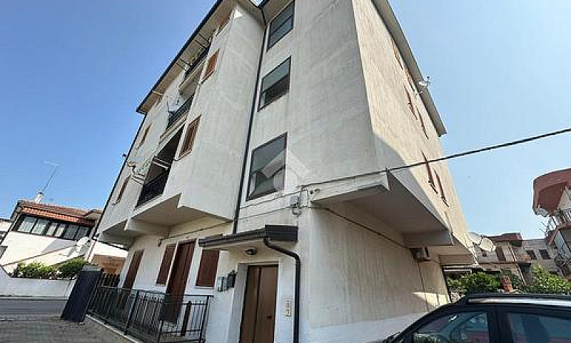3 Locali A Villapian...