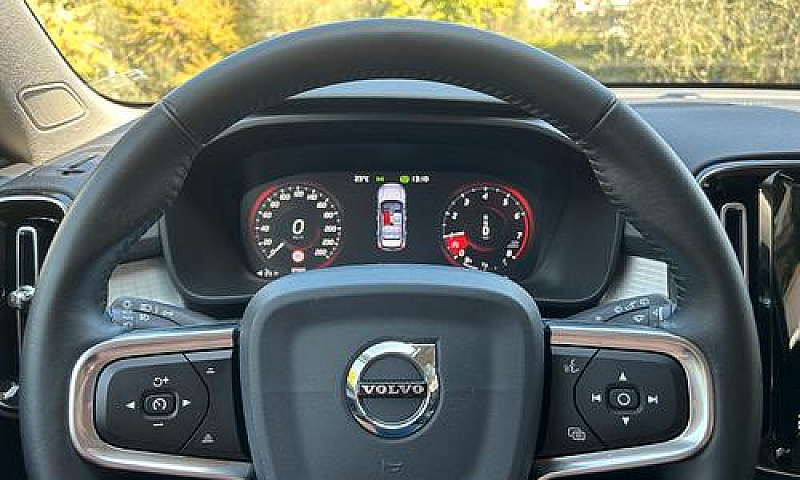 Volvo Xc40 (2017-->)...