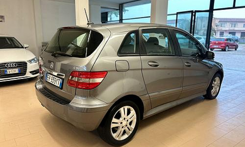 Mercedes-Benz B 180 ...
