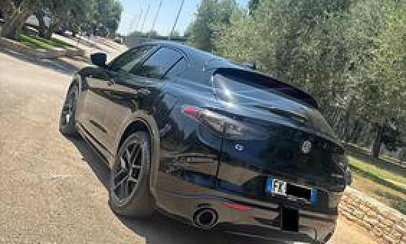 Alfa Romeo Stelvio B...