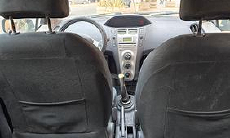 Toyota Yaris ...
