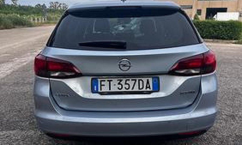Opel Astra 1.4 Turbo...