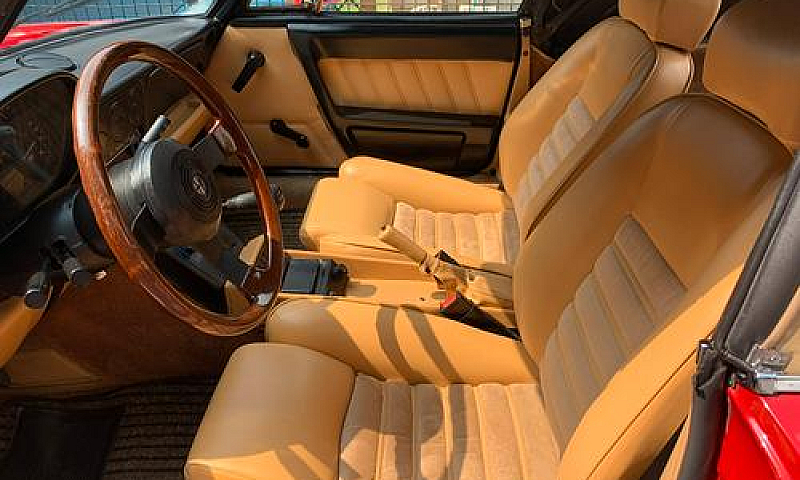 Alfa Romeo Spider 1....