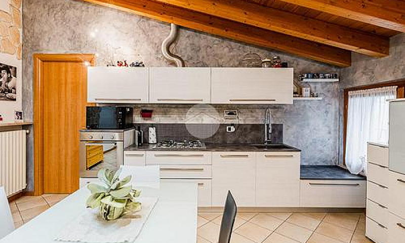 3 Locali A Villafran...