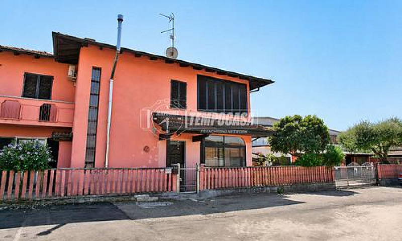 Appartamento In Vill...