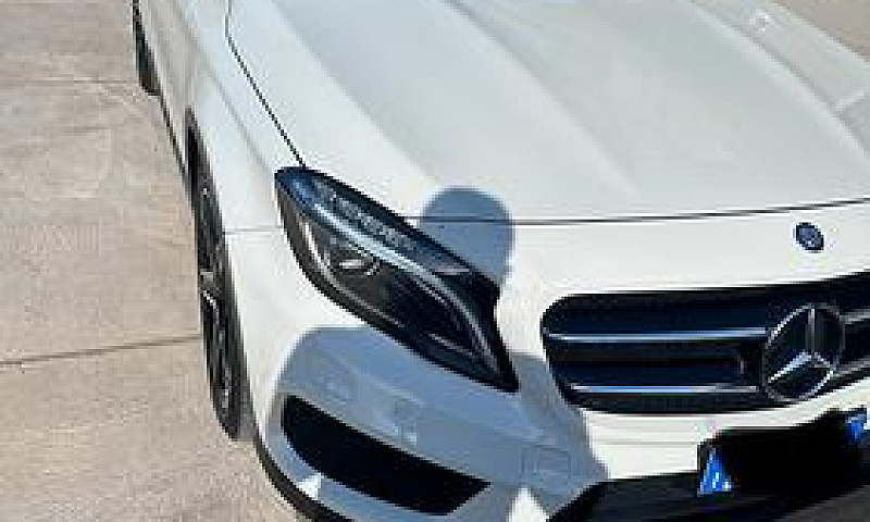 Mercedes Gla...