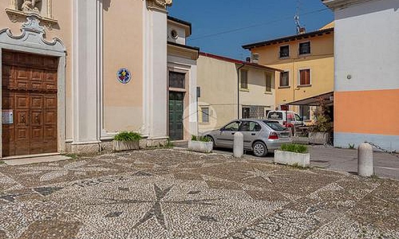 3 Locali A Villafran...
