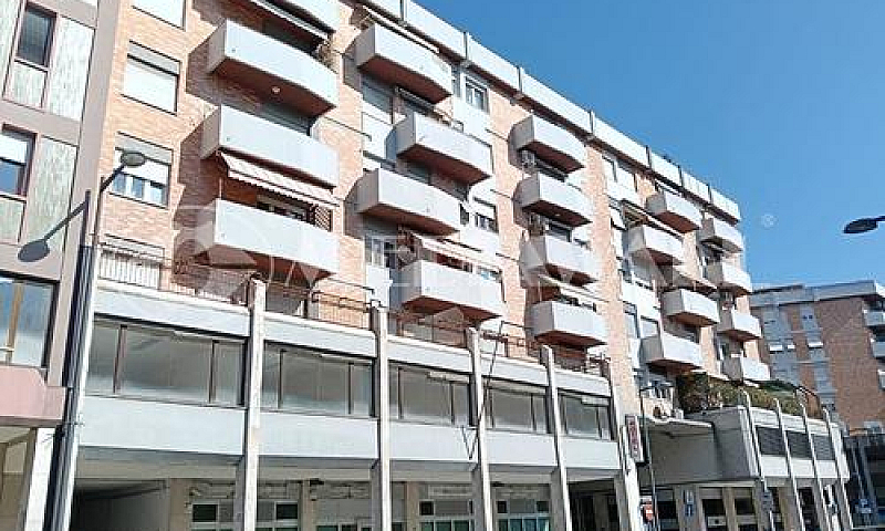 Pentalocale A Porden...