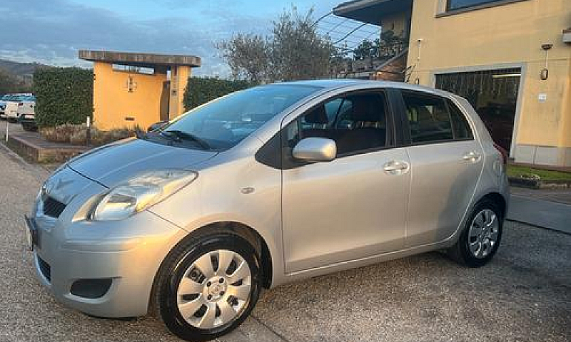 Toyota Yaris 1.0 5 P...