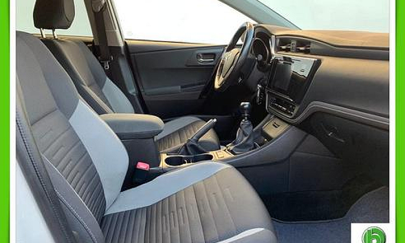 Toyota Auris Touring...