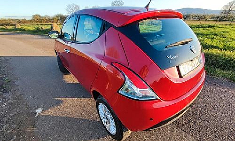 Lancia Ypsilon 0.9 T...