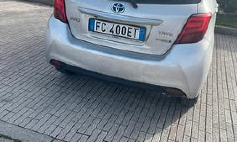 Toyota Yaris 2016...