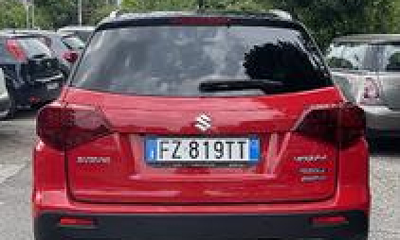 Suzuki Vitara (2015)...