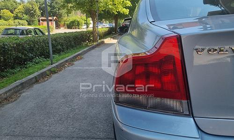 Volvo S60 2.4 D5 20V...
