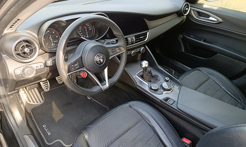 Alfa Romeo Giulia Ve...