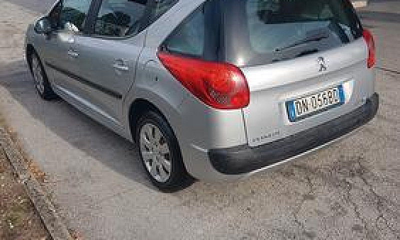 Peugeot 207 1.4 8V 7...