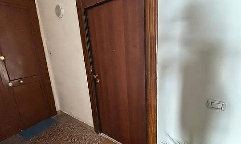 Trilocale In Via Tes...