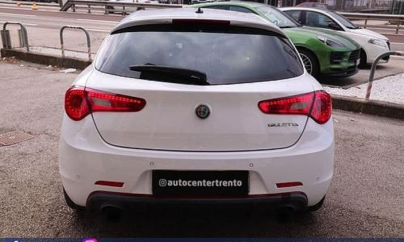 Alfa Romeo Giulietta...