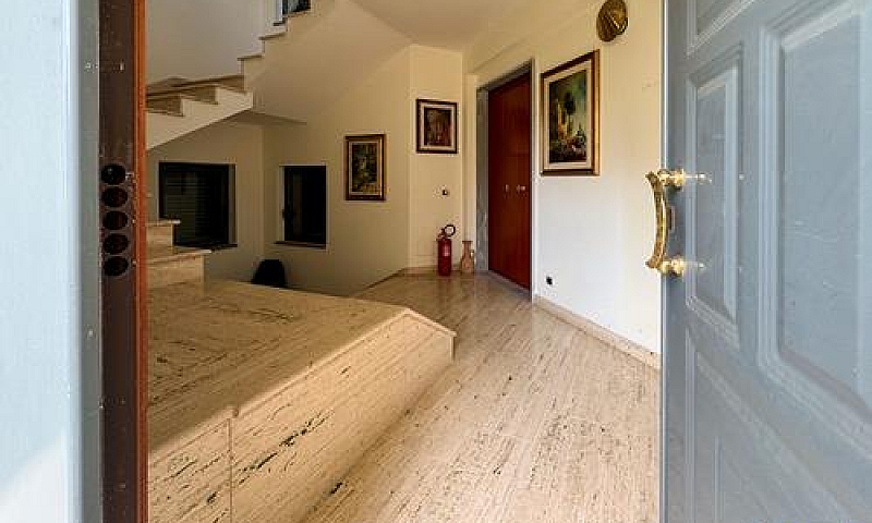 Appartamento Con Gia...