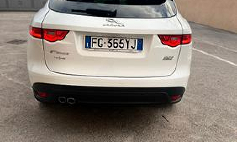 Jaguar F-Pace (X761)...
