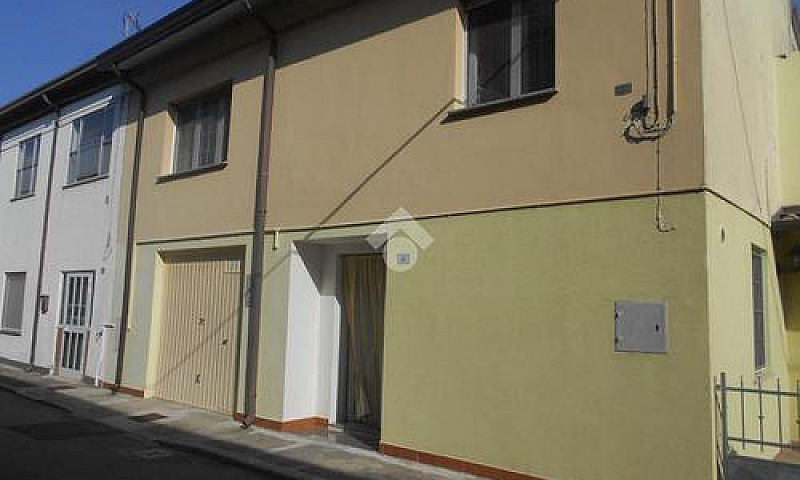 6 Locali A Lagosanto...