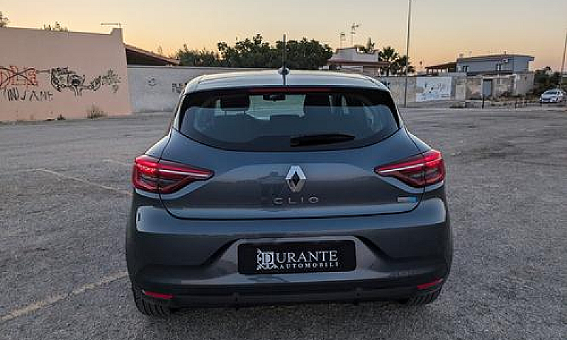 Renault Clio Full Hy...