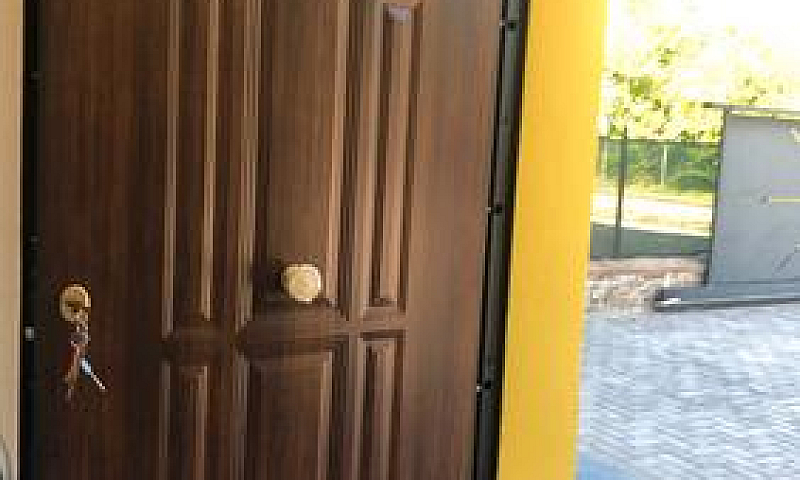 Porzione Di Casa Con...