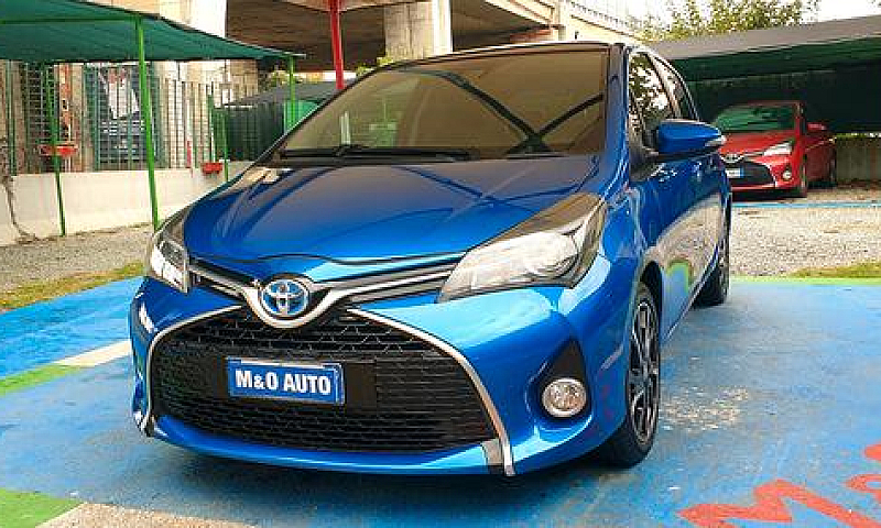 Toyota Yaris 1.5 Ben...