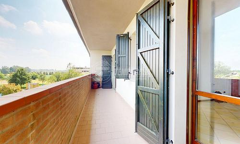 Trilocale Con Balcon...