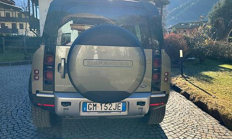 Land Rover Defender ...