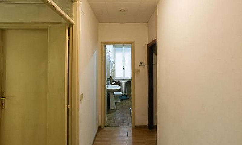 3 Locali A Terni...