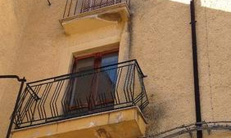 Calvello - Casa Di 9...