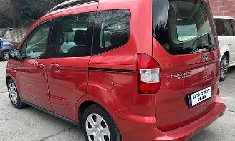 Ford Tourneo Courier...