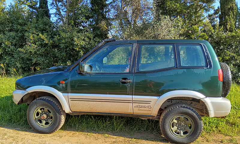 Nissan Terrano 2...