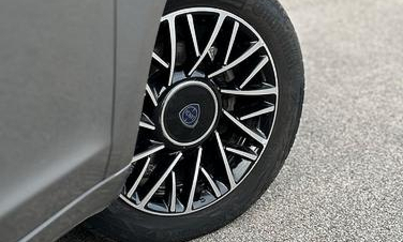 Lancia Ypsilon 1.0 H...
