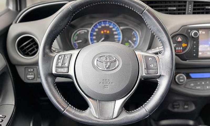 Toyota Yaris 1.5 Hyb...