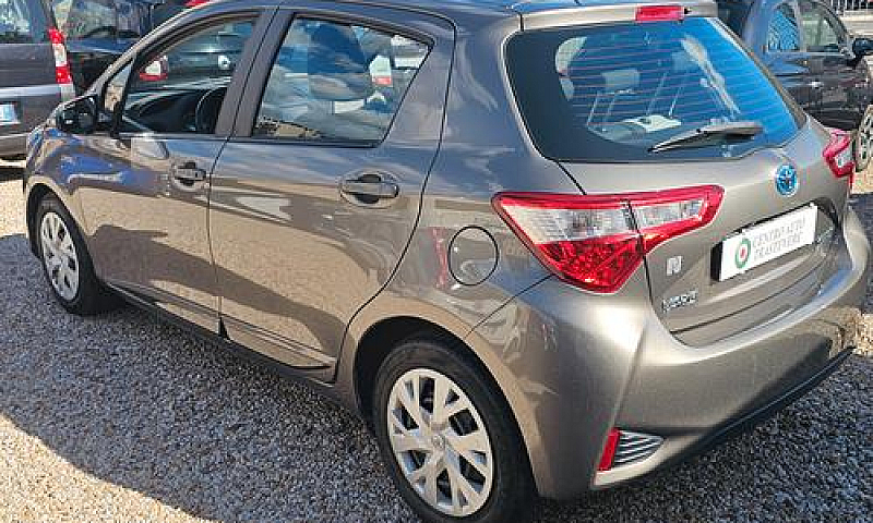 Toyota Yaris 1.5 Hyb...