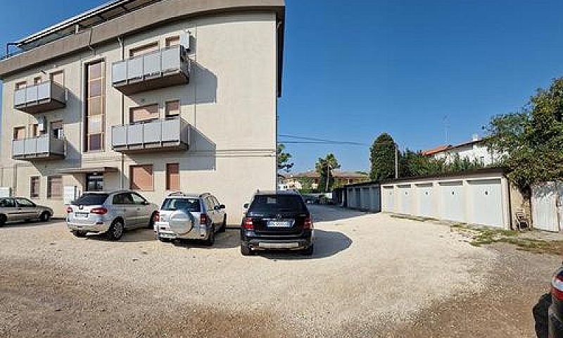 Ampio Appartamento B...