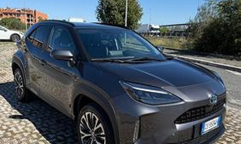 Toyota Yaris Cross 1...