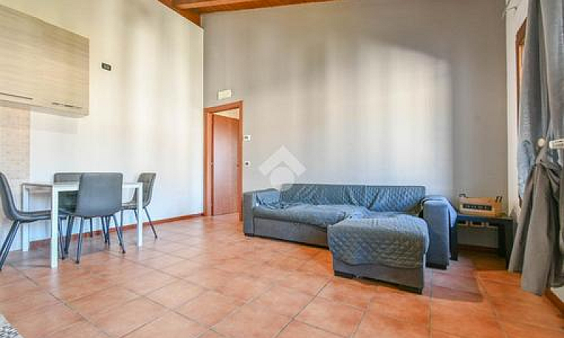 2 Locali A Poggio Re...