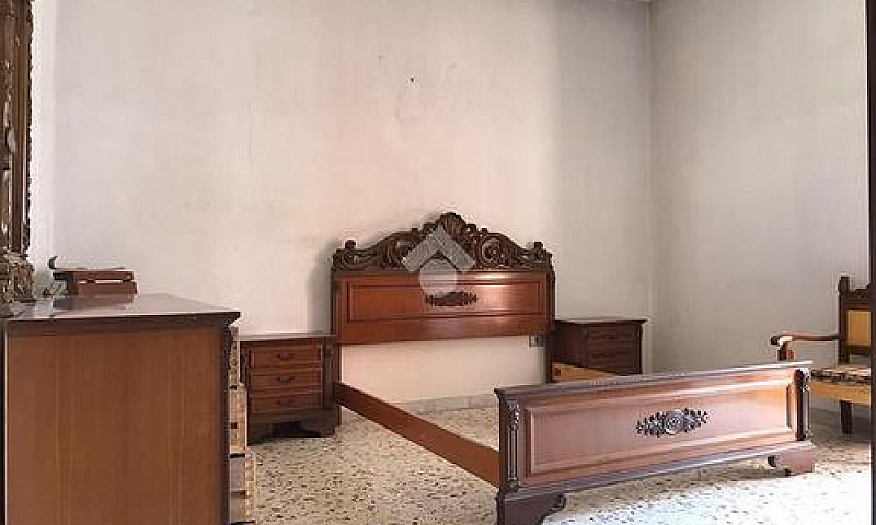 4 Locali A Giugliano...