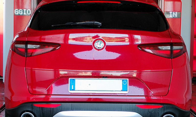 Alfa Romeo Stelvio N...
