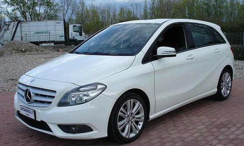 Mercedes-Benz B 180 ...