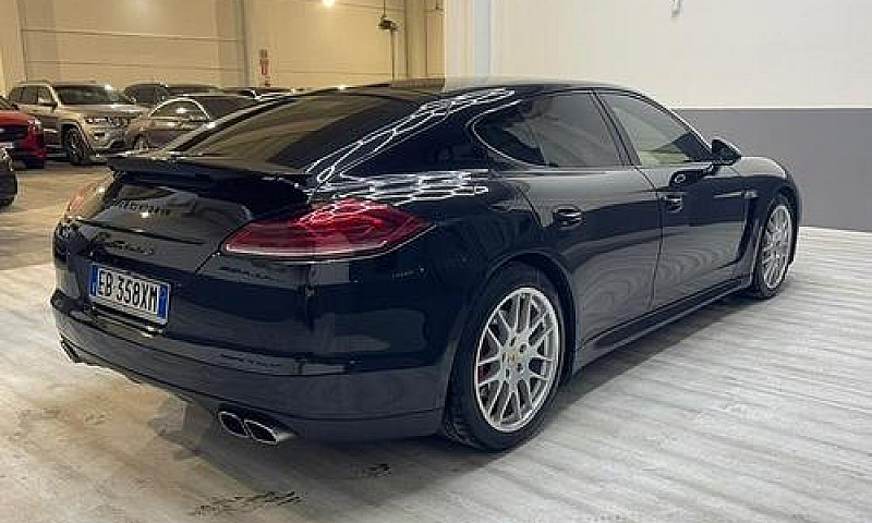 Porsche Panamera 4.8...