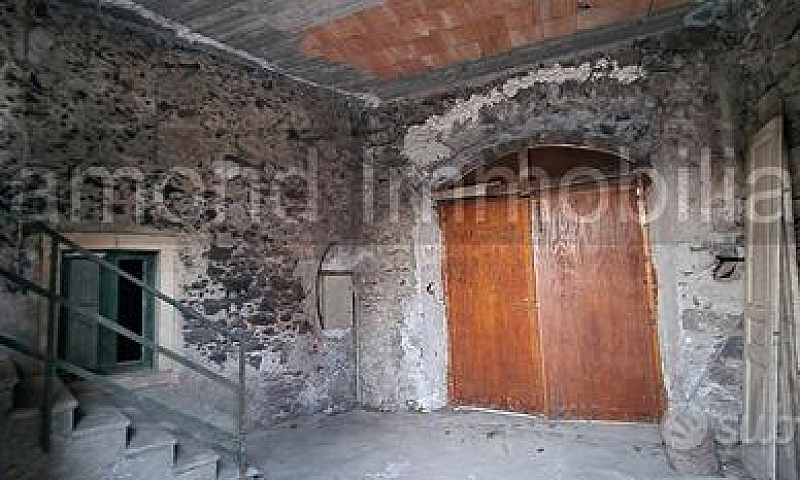 Palazzo Storico A Li...