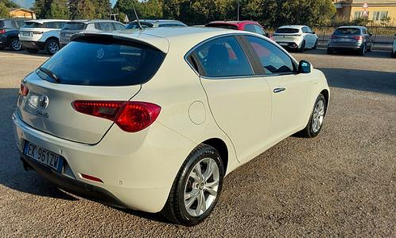 Alfa Romeo Giulietta...